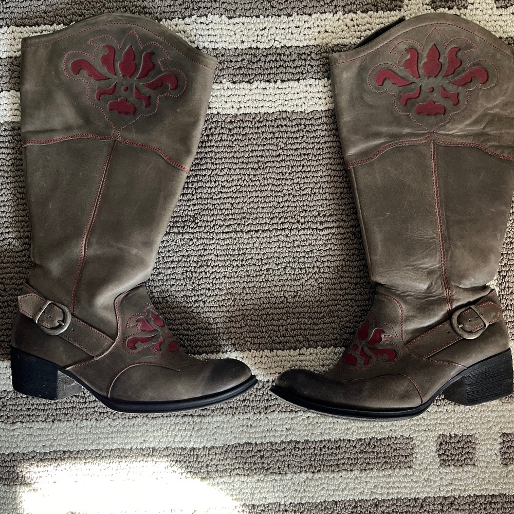 Born leather calf boots